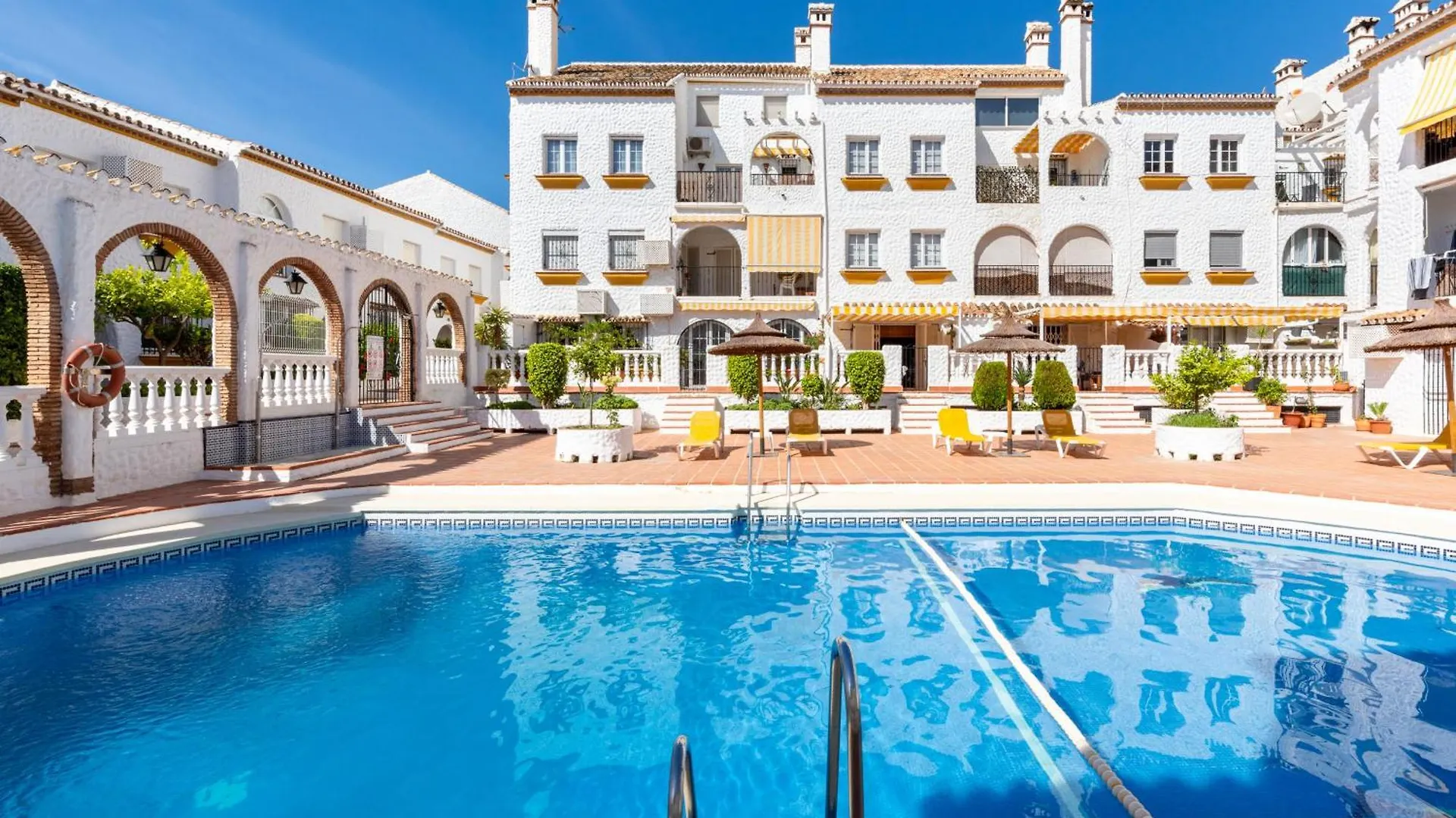 Casa De La Buena Vida - 3 Bedroom Townhouse With Sea View Benalmádena 0*,  İspanya