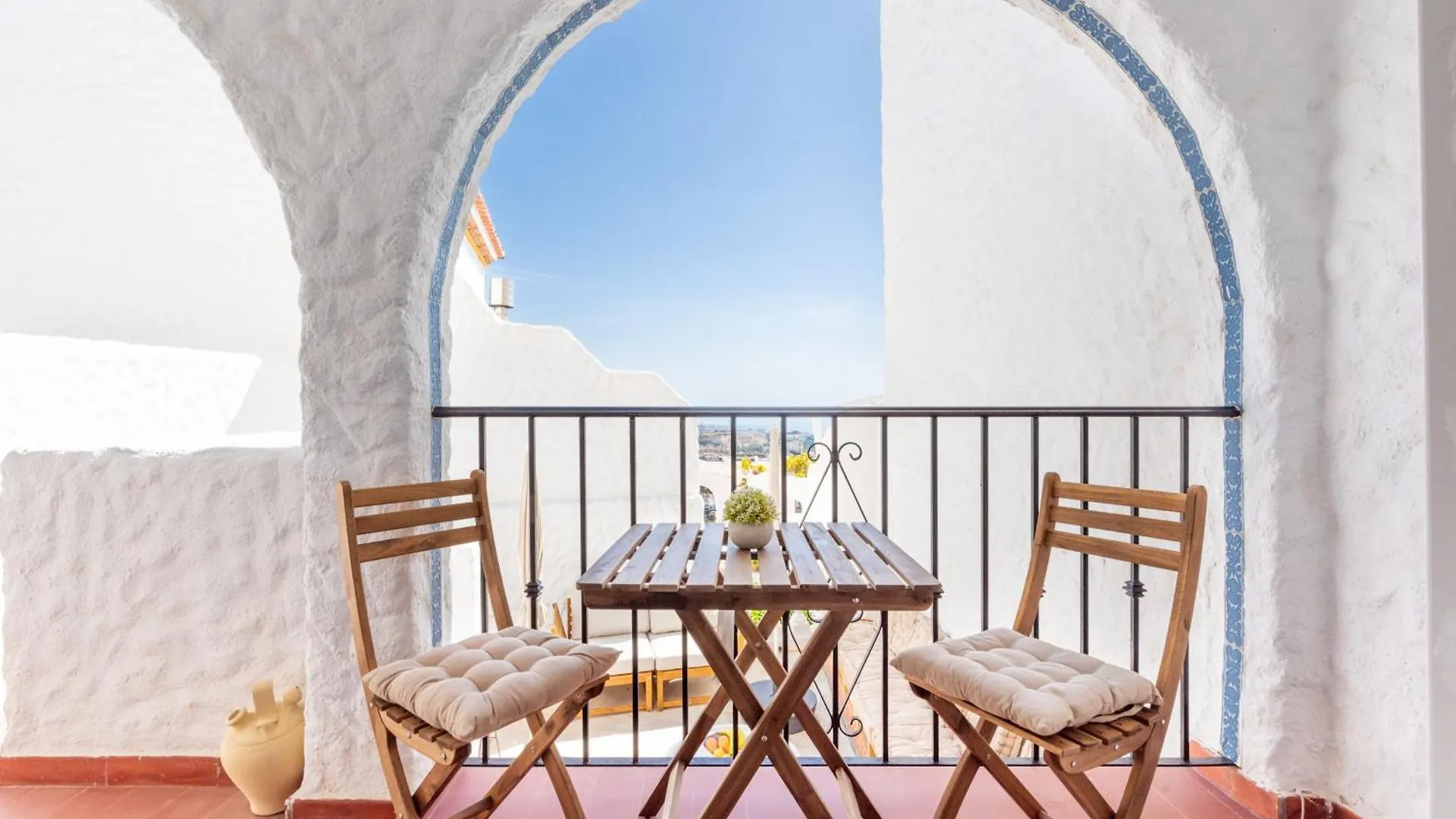 Casa De La Buena Vida - 3 Bedroom Townhouse With Sea View 贝纳尔马德纳 西班牙