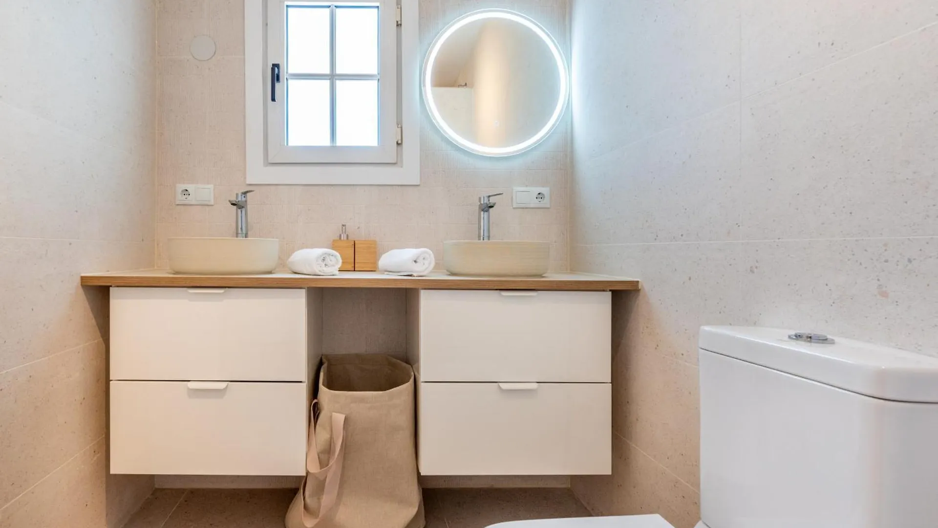 Casa De La Buena Vida - 3 Bedroom Townhouse With Sea View 贝纳尔马德纳 0*,